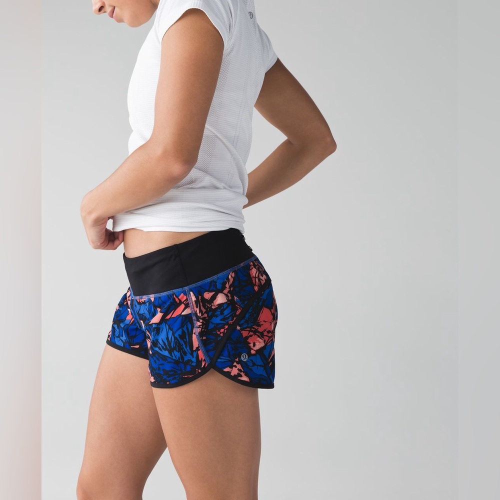 Lululemon Speed Short Paint Storm Harbor Blue Multi / Black size 4